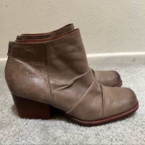 Women's Kork-Ease Kissel Shoes Gray Leather Back Zip Ankle Boots Sz 8